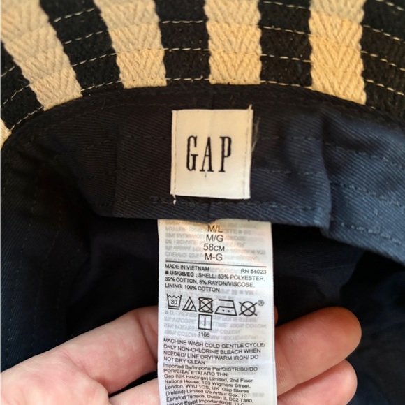 Black and white stripe bucket hat - Picture 5 of 5